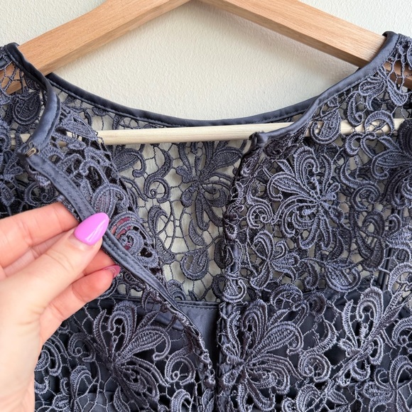 Adrianna Papell Lace Overlay Cap Sleeve Dress Size 2P - Picture 11 of 16